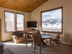 1228 Palmers Dr, Unit House in Silverthorne, CO - Foto de edificio - Building Photo