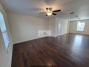 11818 Latour Vly in San Antonio, TX - Building Photo - Building Photo