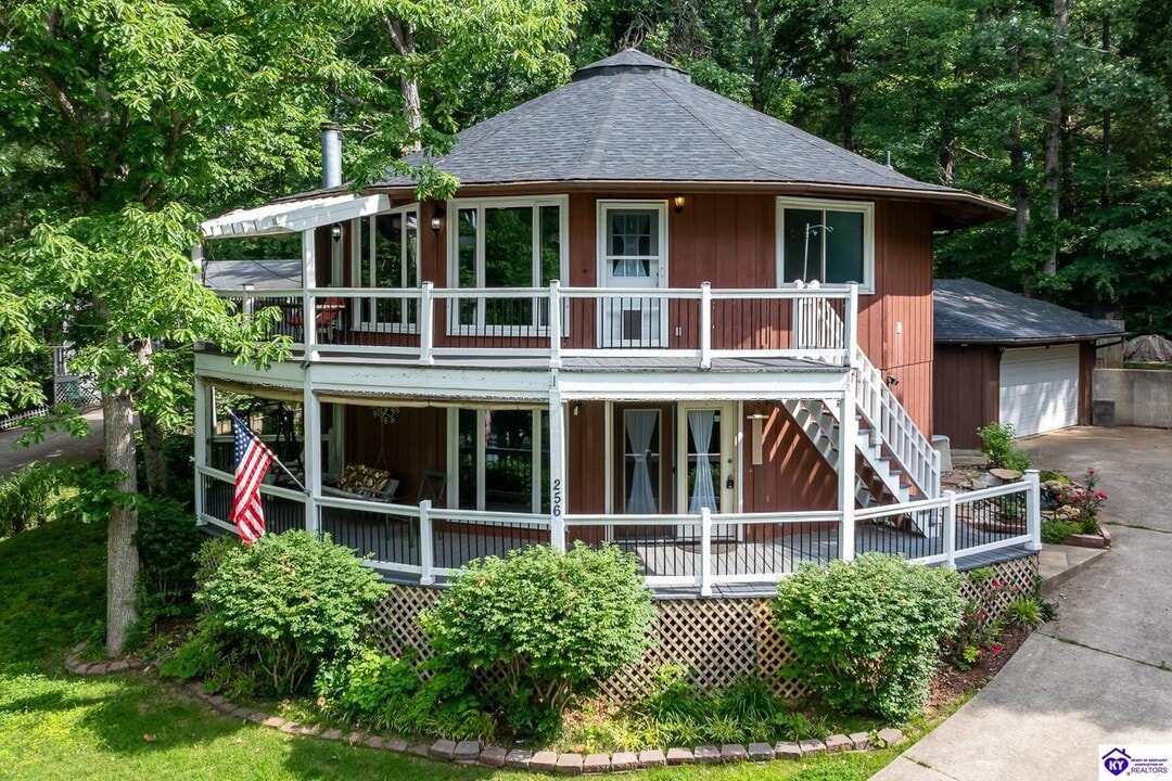 256 Sunny View Rd in Brandenburg, KY - Building Photo