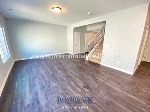 858 W Wellington Ave in North Salt Lake, UT - Building Photo - Building Photo