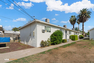 913 Oregon St in Bakersfield, CA - Building Photo - Building Photo