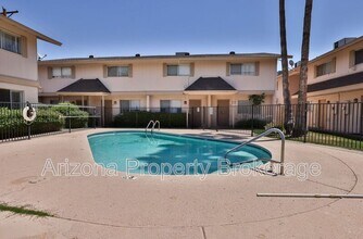 3934 E Piccadilly Rd in Phoenix, AZ - Building Photo - Building Photo