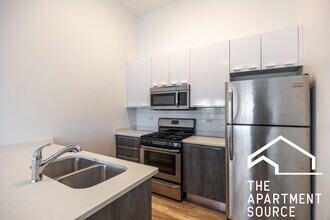 2700 W North Ave, Unit 202 in Chicago, IL - Building Photo - Building Photo