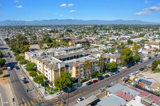 Colden Oaks in Los Angeles, CA - Building Photo - Building Photo