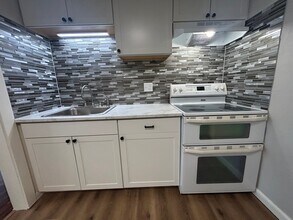 1709 W St Louis St in Hot Springs, AR - Building Photo - Building Photo