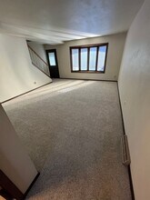 215 W Park Ln in Waterloo, IA - Foto de edificio - Building Photo