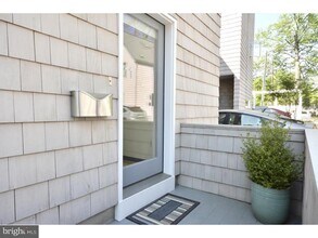 11 Greenview Ave in Princeton, NJ - Building Photo - Building Photo