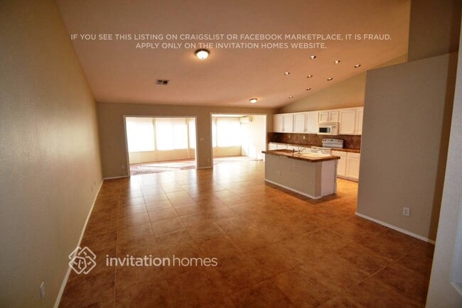 1669 E Golden Ln in Chandler, AZ - Foto de edificio - Building Photo