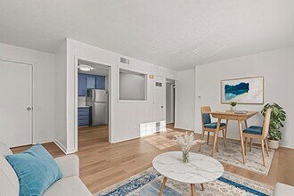 Summercrest Apartments in Waynesboro, VA - Foto de edificio - Building Photo