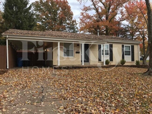 property at 2585 Teakwood Manor Dr