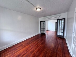 1164 E King St-Unit -Apt 1 in York, PA - Foto de edificio - Building Photo
