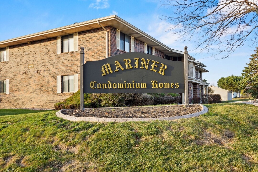 6720 Mariner Dr in Mount Pleasant, WI - Building Photo