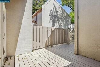 1541 Moraga Way in Moraga, CA - Building Photo - Building Photo