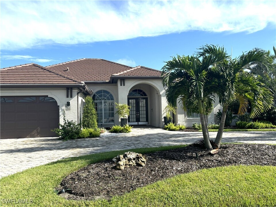 28939 Winthrop Cir in Bonita Springs, FL - Building Photo