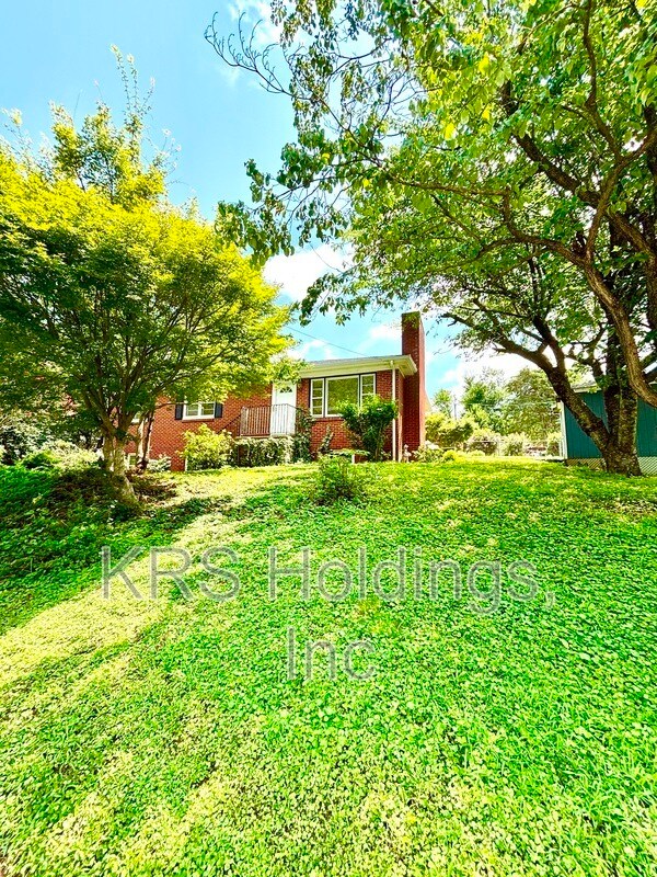 property at 1245 Holmes Ave