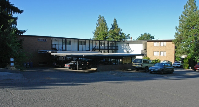 Cliff Terrace in Spokane, WA - Foto de edificio - Building Photo