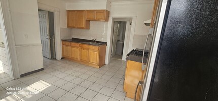 297 Madison Ave in Bridgeport, CT - Building Photo - Building Photo