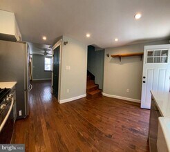 220 Mercer St in Philadelphia, PA - Building Photo - Building Photo