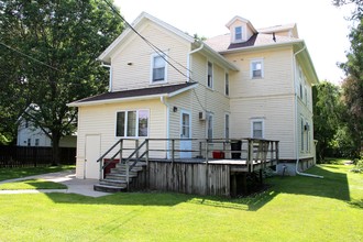 920 High St in Grinnell, IA - Building Photo - Building Photo