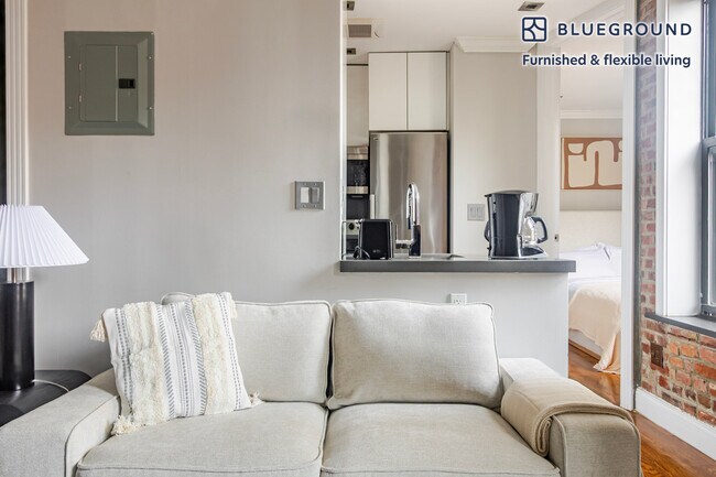 234 Mott St in New York, NY - Building Photo - Building Photo
