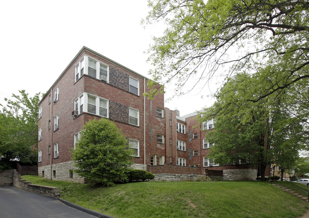 Forest Court Apartments in Clayton, MO - Foto de edificio