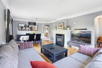 3310 W 7th Ave in Vancouver, BC - Building Photo - Building Photo