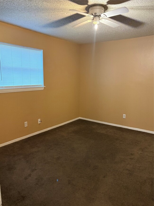 405 Oak St in Brazoria, TX - Building Photo - Building Photo