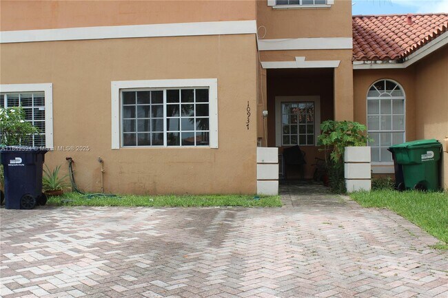 10937 SW 181st Terrace in Miami, FL - Building Photo - Building Photo