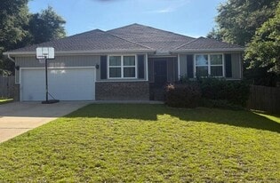 3483 Sparco Dr in Crestview, FL - Building Photo