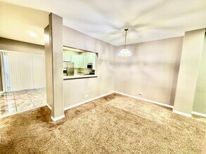 2452 Daybreak Ct in Elgin, IL - Building Photo - Building Photo