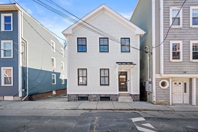 22 Mitchell St, Unit 1 in Boston, MA - Building Photo - Building Photo