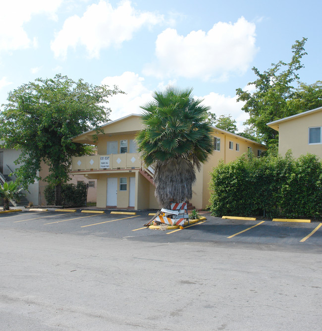 1540-1556 SW 5th Pl in Fort Lauderdale, FL - Building Photo - Building Photo