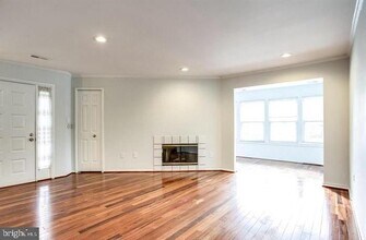 7942 Mayfair Cir in Ellicott City, MD - Building Photo - Building Photo