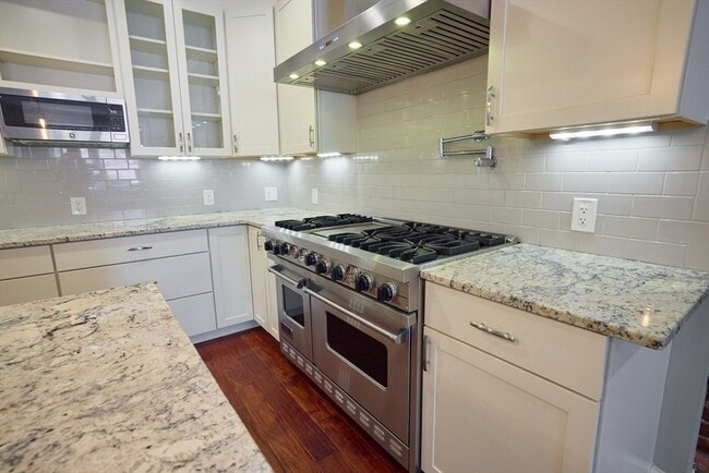 123 St Botolph St in Boston, MA - Building Photo - Building Photo
