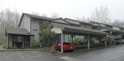 Sherwood Apartments in Puyallup, WA - Building Photo - Building Photo