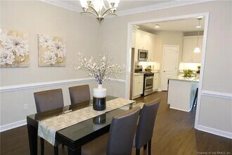 4299 John Tyler Hwy in Williamsburg, VA - Foto de edificio - Building Photo