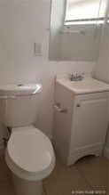 1265 SW 6th St-Unit -12 in Miami, FL - Foto de edificio - Building Photo