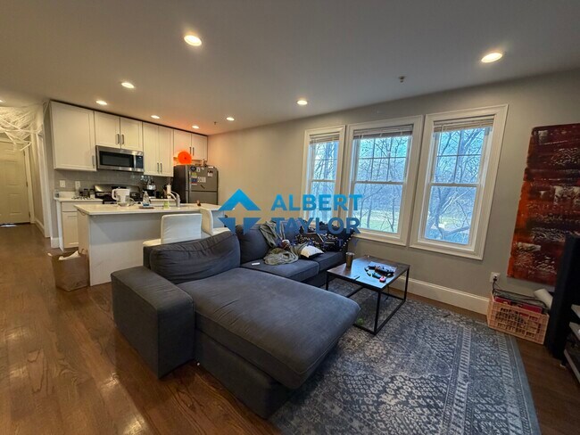 275 Parker Hill Ave, Unit 3, Unit 3