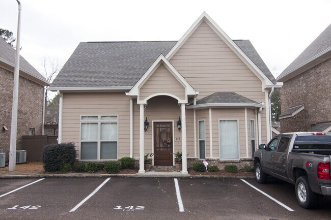 142 Fallsgrove Dr in Oxford, MS - Building Photo - Building Photo