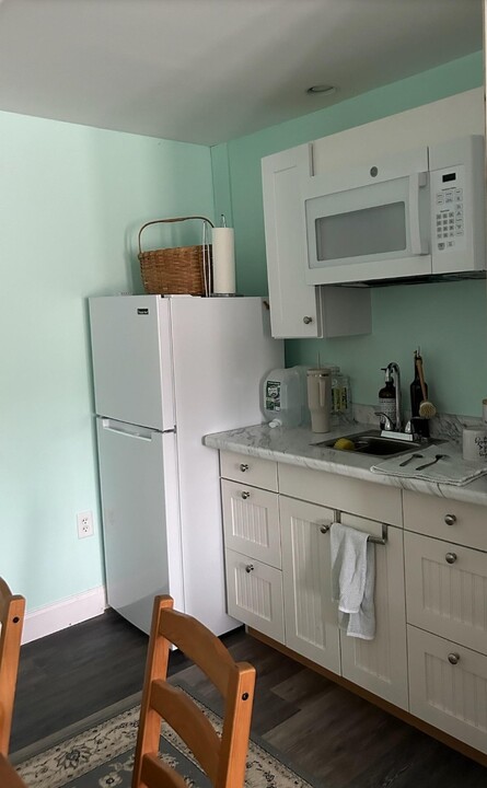 137 Franklin St, Unit Furnished 1 bedroom in Westerly, RI - Building Photo