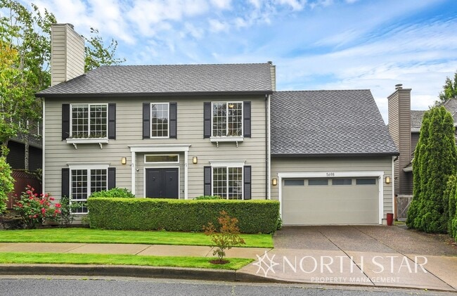 5698 La Mesa Ct in Lake Oswego, OR - Foto de edificio - Building Photo