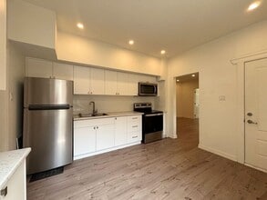 26 Cayuga St in Brantford, ON - Building Photo - Building Photo
