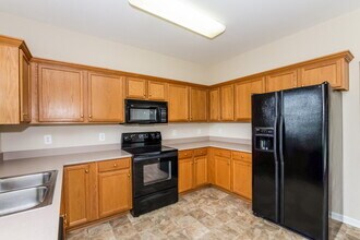 1146 Danbrook Dr in Concord, NC - Foto de edificio - Building Photo