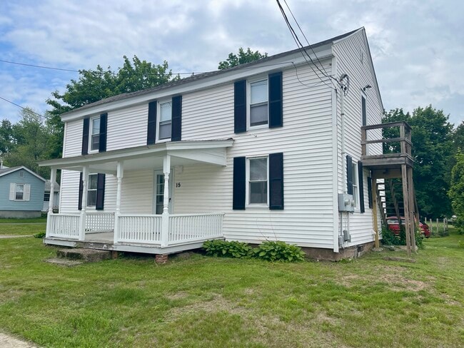 15 School St in Somers, CT - Building Photo - Building Photo