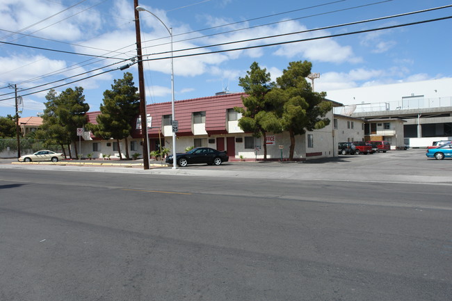 Sierra Park in Las Vegas, NV - Foto de edificio - Building Photo