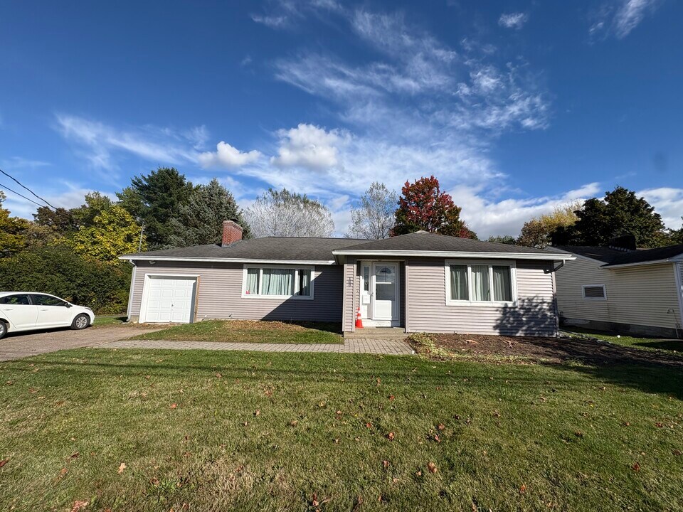 168 Spear St in South Burlington, VT - Building Photo
