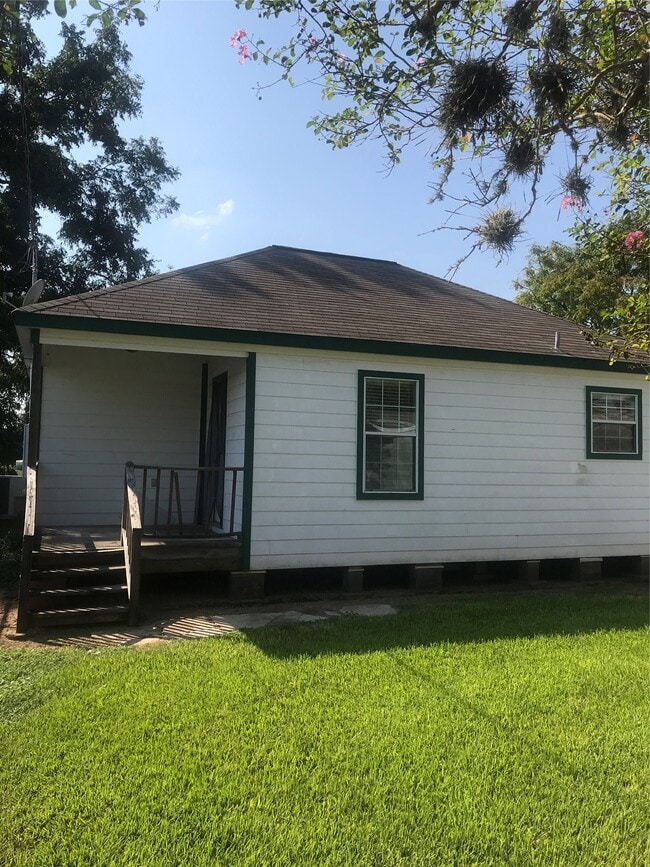 2443 Precinct Line Rd