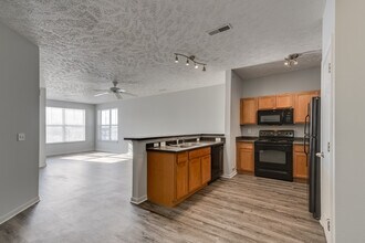 Prudden Place in Lansing, MI - Building Photo - Interior Photo