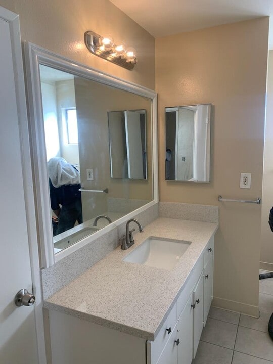 120 N Merrimac Dr, Unit Merrimac in Anaheim, CA - Building Photo
