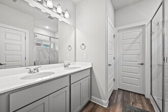 6514 Marsh Ln in Buda, TX - Building Photo - Building Photo